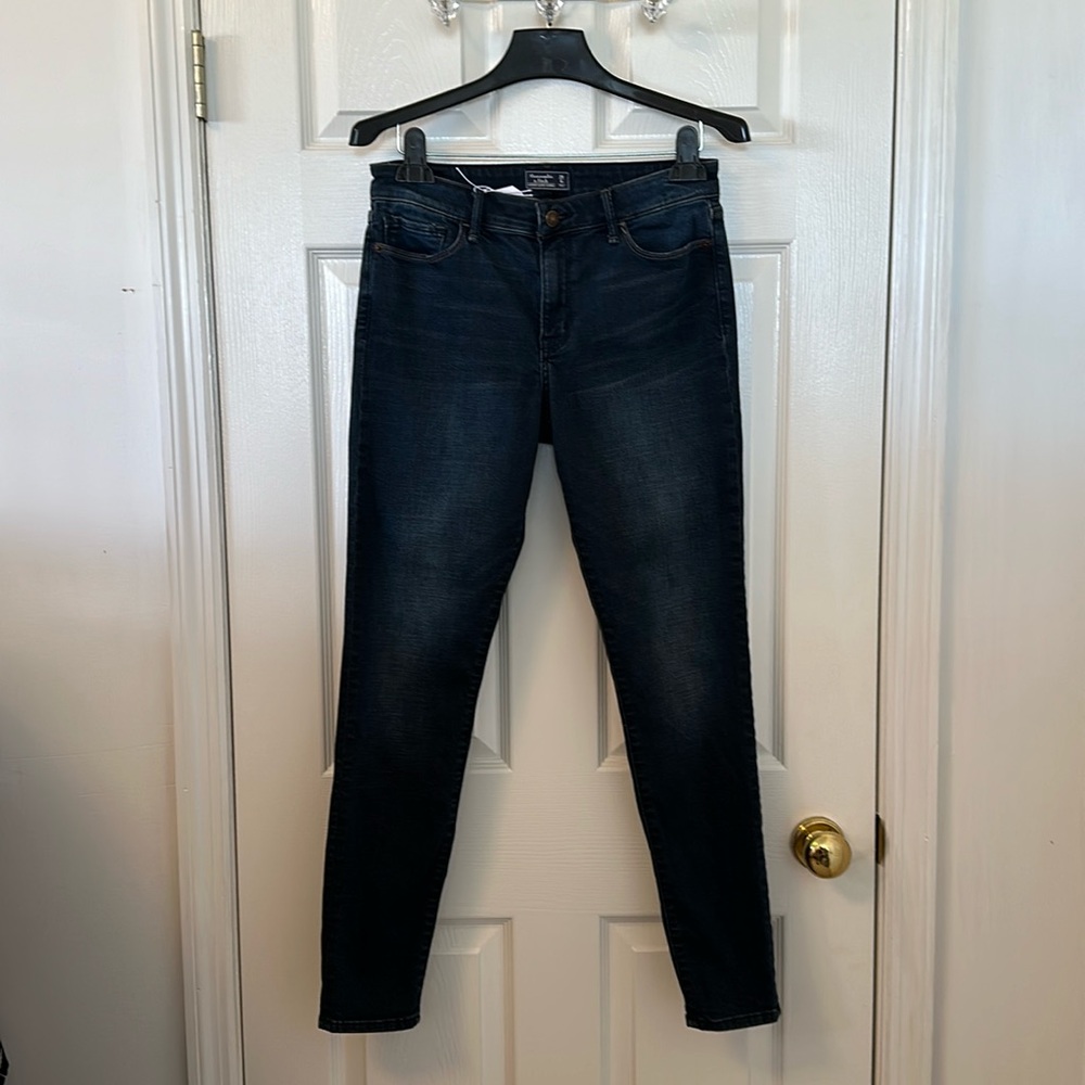 Abercrombie & Fitch Sz 28/6 Jean 15” across waist